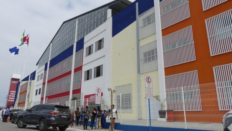 Maricá inaugura a maior escola integral do país em homenagem a Leonel Brizola