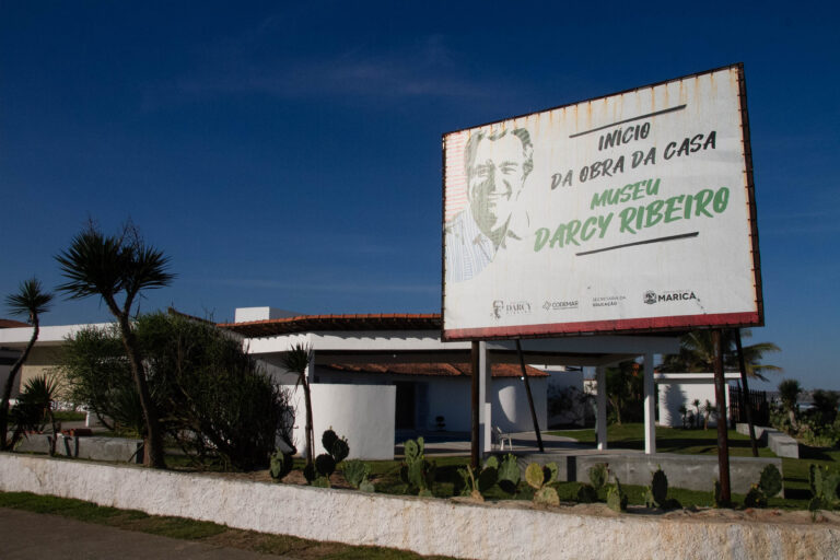 Na praia de Maricá, Darcy Ribeiro concluiu um dos livros mais importantes da história: O Povo Brasileiro