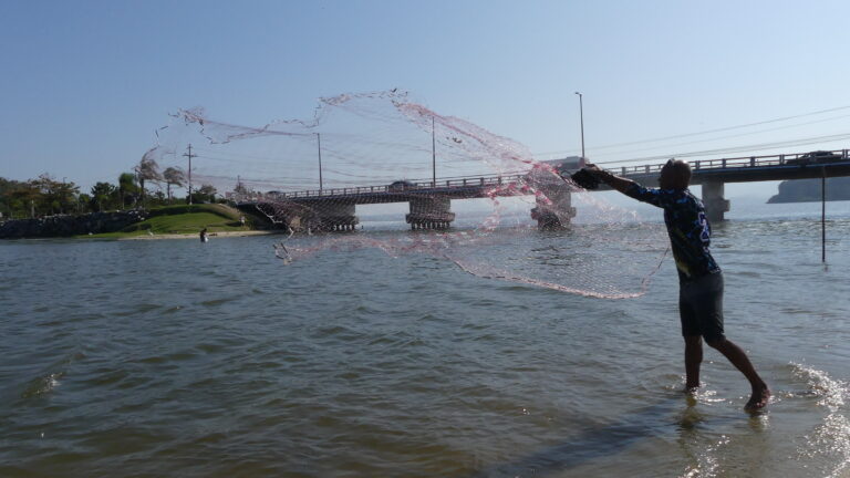 Torneio de pesca esportiva com tarrafa movimenta Boqueirão