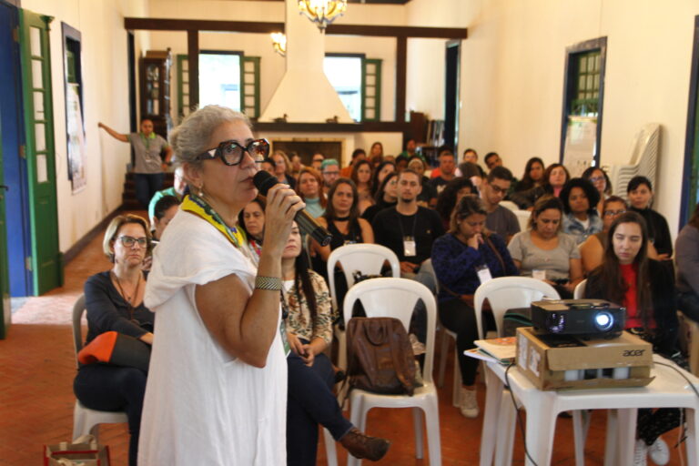 Farmacopeia Mari’ká promove imersão para profissionais de saúde do SUS