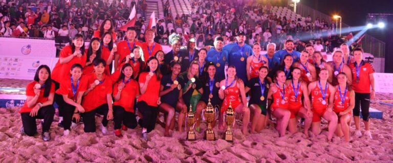 É CAMPEÃ: Equipe feminina da seleção brasileira de handebol de praia ganha torneio em Doha, no Catar