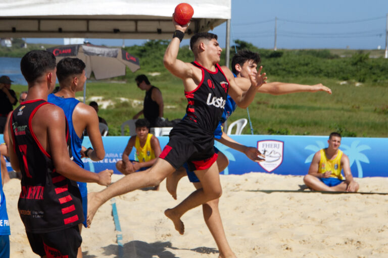 Copa Brasil de Handebol de Praia na Barra de Maricá vai até domingo