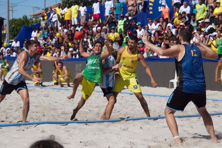 Handebol de praia será exibido em Paris; atletas do Brasil comemoram convocação