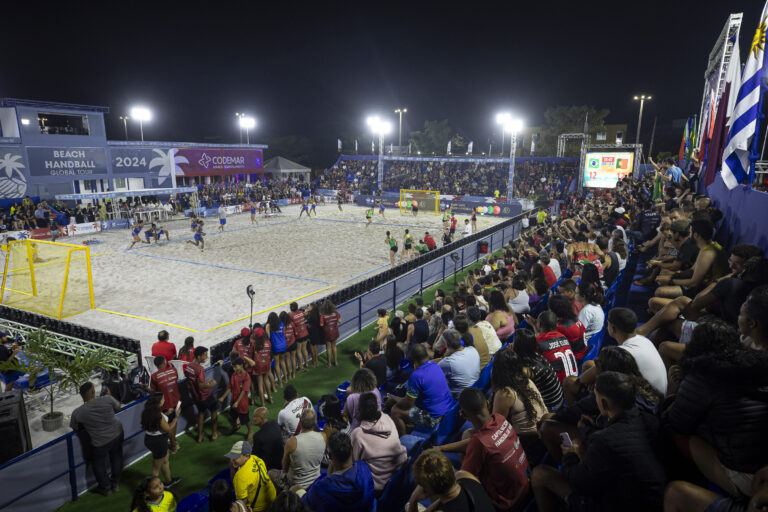 Arena da Barra recebe abertura da temporada do Circuito Carioca de handebol de praia