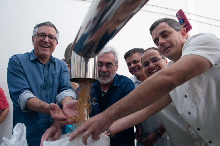 Ministro Padilha visita projeto inovador em Maricá e destaca riqueza humana e geração de renda