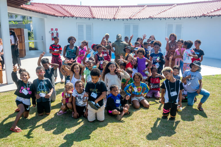 Casa Darcy Ribeiro recebe visita de grupos de crianças durante as férias escolares