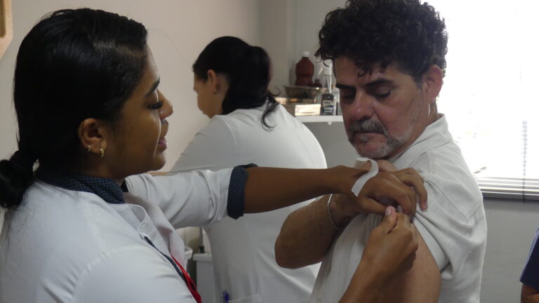 Aeroporto de Maricá recebe campanha de vacinação contra Covid-19 e Influenza