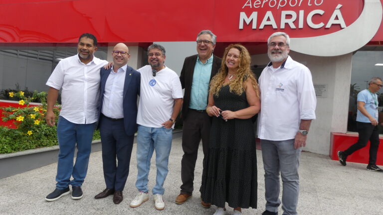 Codemar recepciona ministro Padilha no Aeroporto de Maricá até a Festa Literária Internacional da cidade