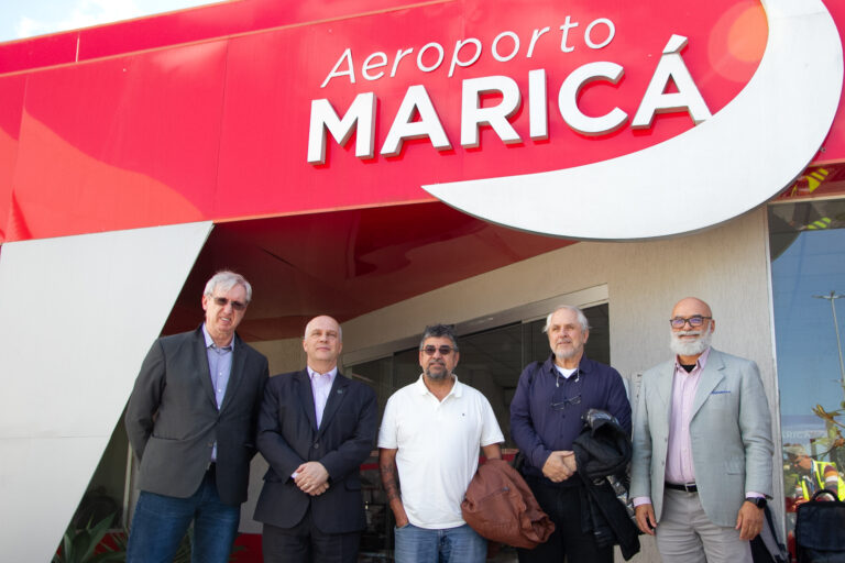 Maricá recebe o presidente da Agência Espacial Brasileira e se lança em busca de se tornar uma porta para o espaço