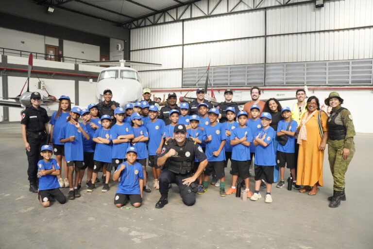 Visita ao Aeroporto de Maricá: Uma Experiência Enriquecedora para Alunos da Escola Municipal Professora Dilza da Silva Sá Rego